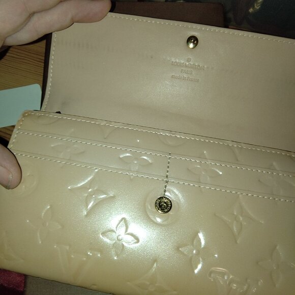 Louis Vuitton Embossed Monogram on Vernis Leather - Nude - Picture 4 of 11